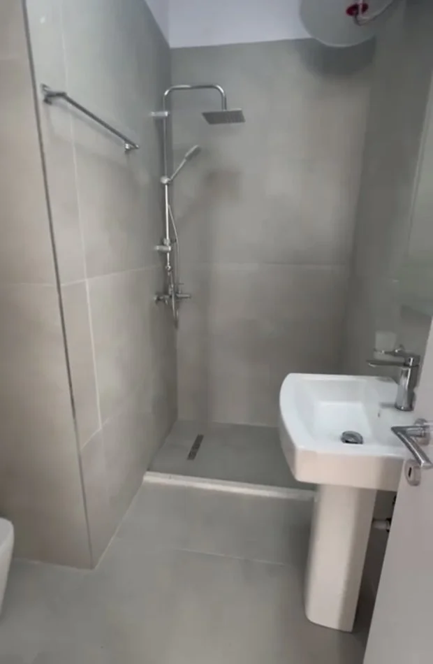 Tirane, shitet apartament 1+1 Kati 7, 56 m² 97.000 € (Prane Kupoles)