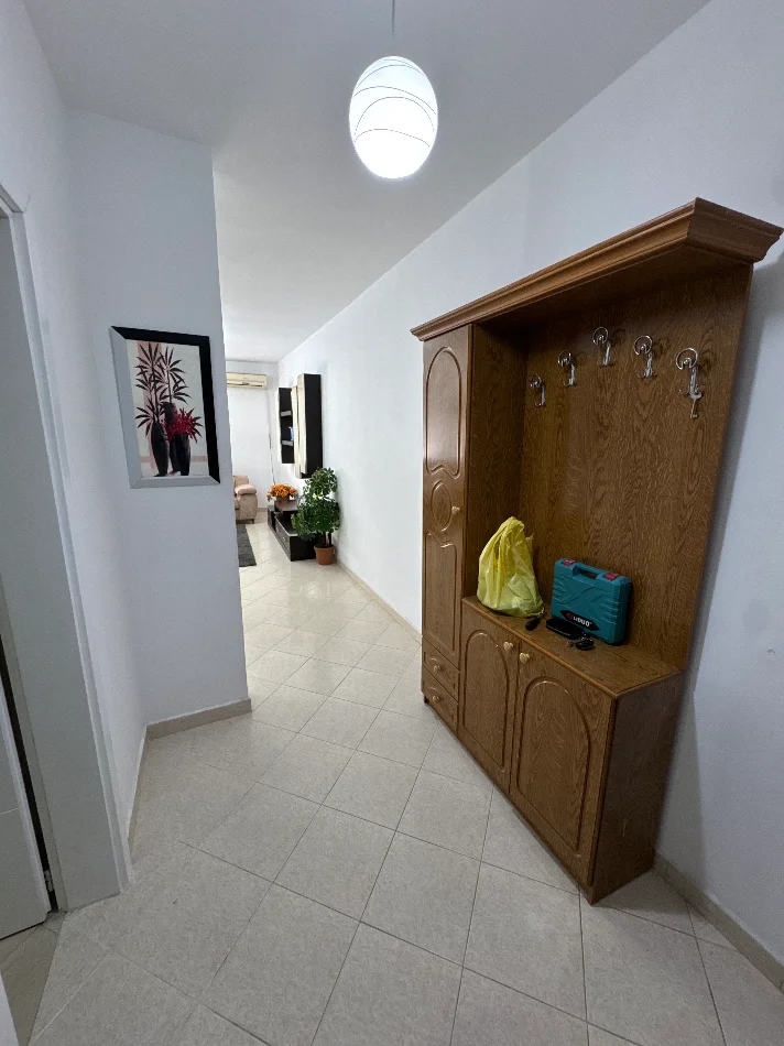 Tirane, jepet me qera apartament 3+1+Ballkon Kati 3, 115 m² 520 € (Rruga aleksandri i madh)