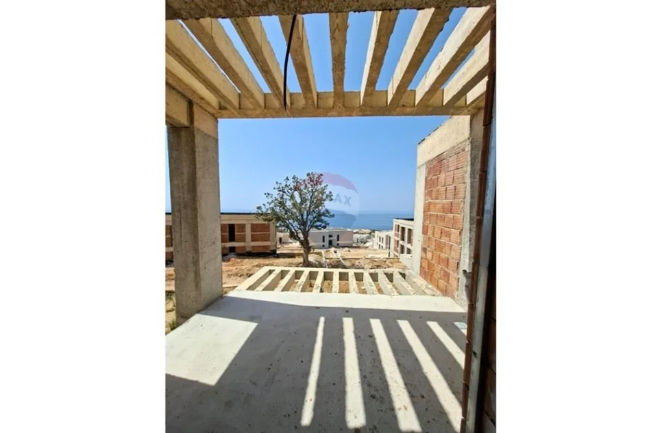 Vlore, shitet apartament 2+1 , 116 m² 460.000 € (Drimadhe)