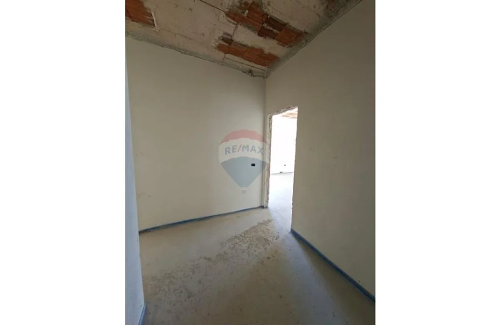 Vlore, shitet apartament 2+1 , 116 m² 460.000 € (Drimadhe)