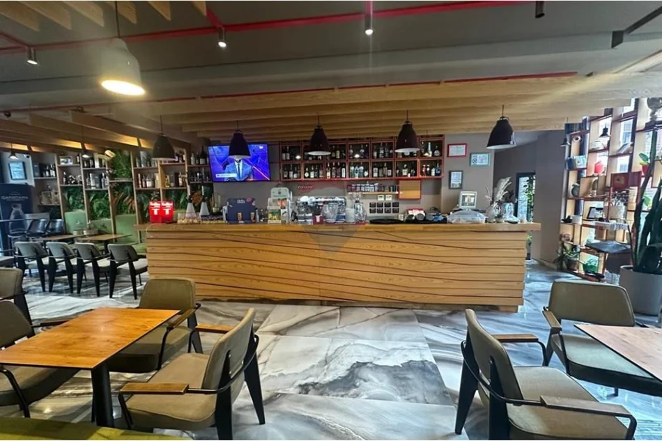 Tirane, shitet bar-kafe , 123 m² 250.000 € 