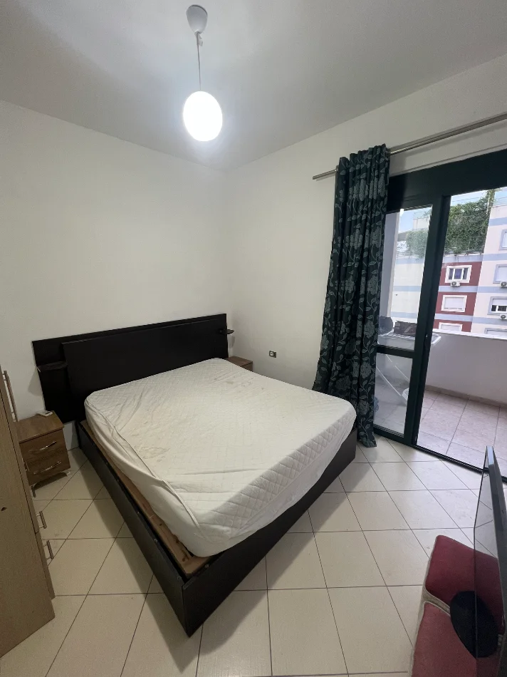 Tirane, jepet me qera apartament 1+1 Kati 3, 54 m² 500 € 