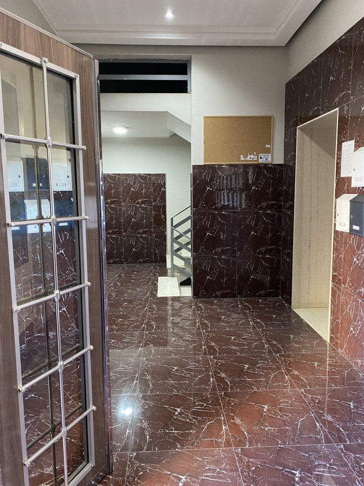 Tirane, shitet apartament 2+1+Ballkon Kati 6, 102 m² 195.000 € 