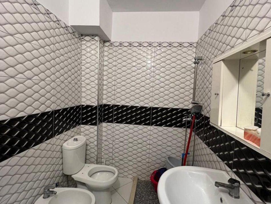Tirane, shes apartament 1+1+Aneks Kati 0, 47 m² 65.000 € (Varri Bamit)