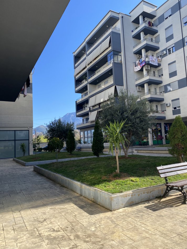 Tirane, shitet apartament 2+1+Ballkon Kati 6, 102 m² 195.000 € 