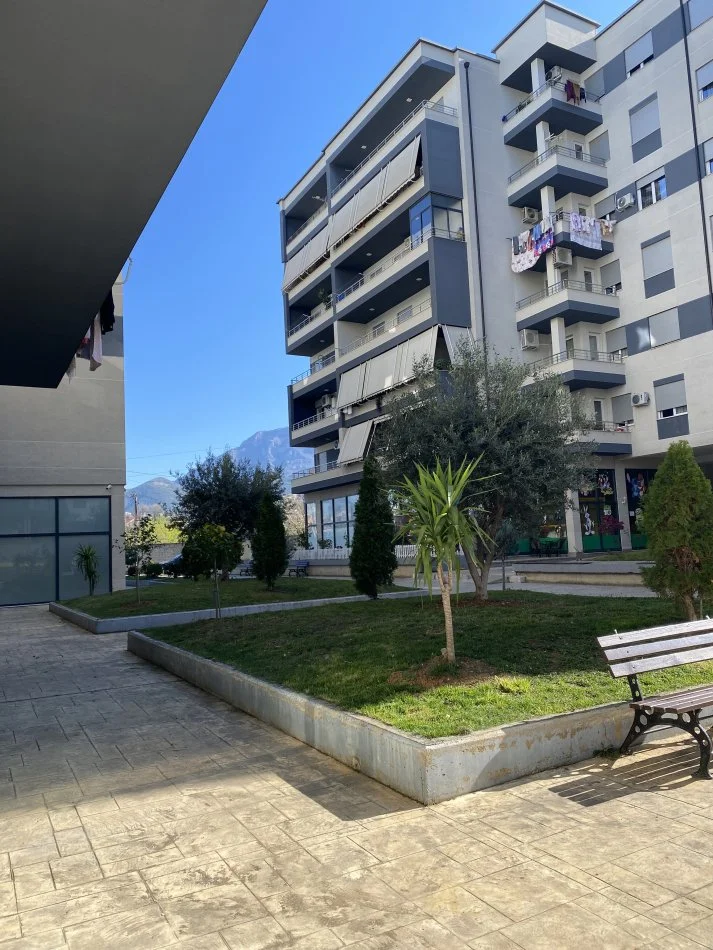Tirane, shitet apartament 2+1+Ballkon Kati 6, 102 m² 195.000 €