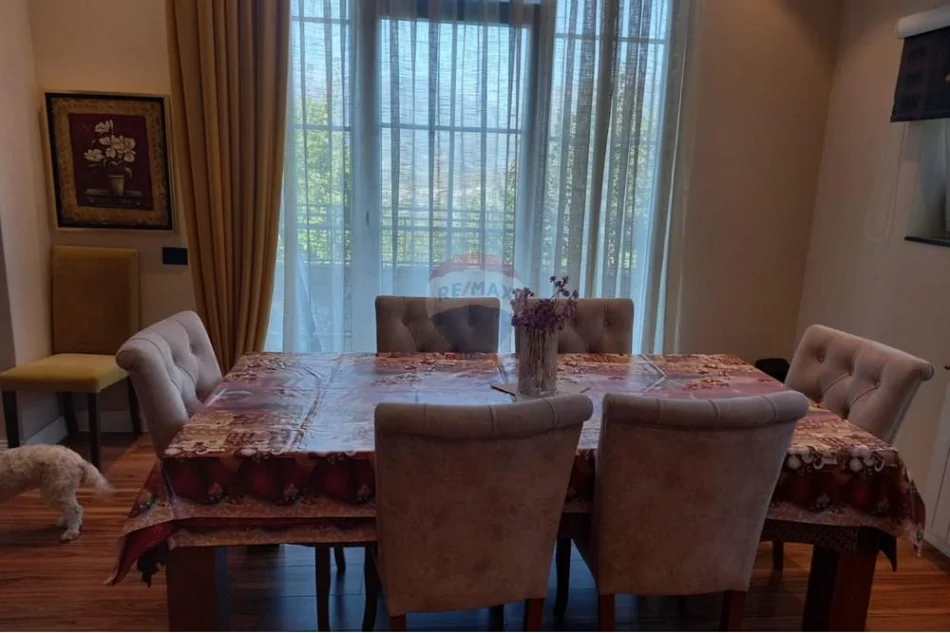 Tirane, shitet Vile 3 Katshe , 1.640 m² 1.100.000 € 