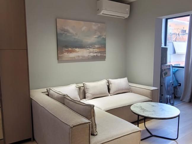 Tirane, jepet me qera apartament 1+1+Ballkon , 50 m² 690 € (Mkne Peza)