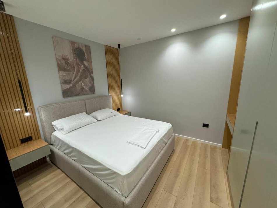 Tirane, jepet me qera apartament 1+1+Ballkon , 50 m² 690 € (Mkne Peza)