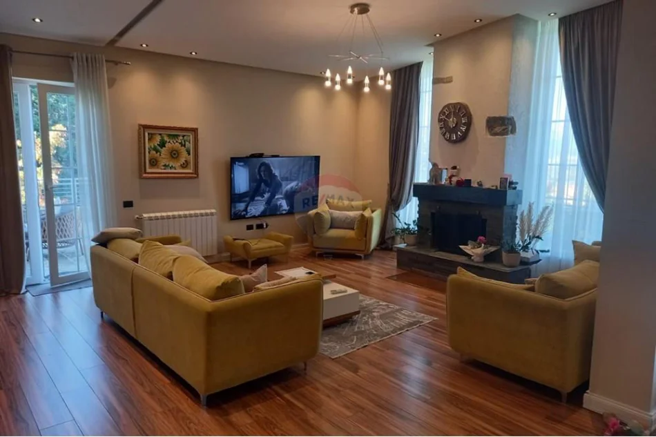 Tirane, shitet Vile 3 Katshe , 1.640 m² 1.100.000 € 
