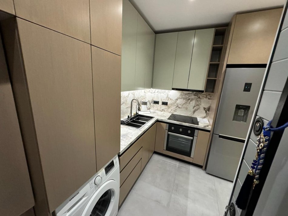 Tirane, jepet me qera apartament 1+1+Ballkon , 50 m² 690 € (Mkne Peza)