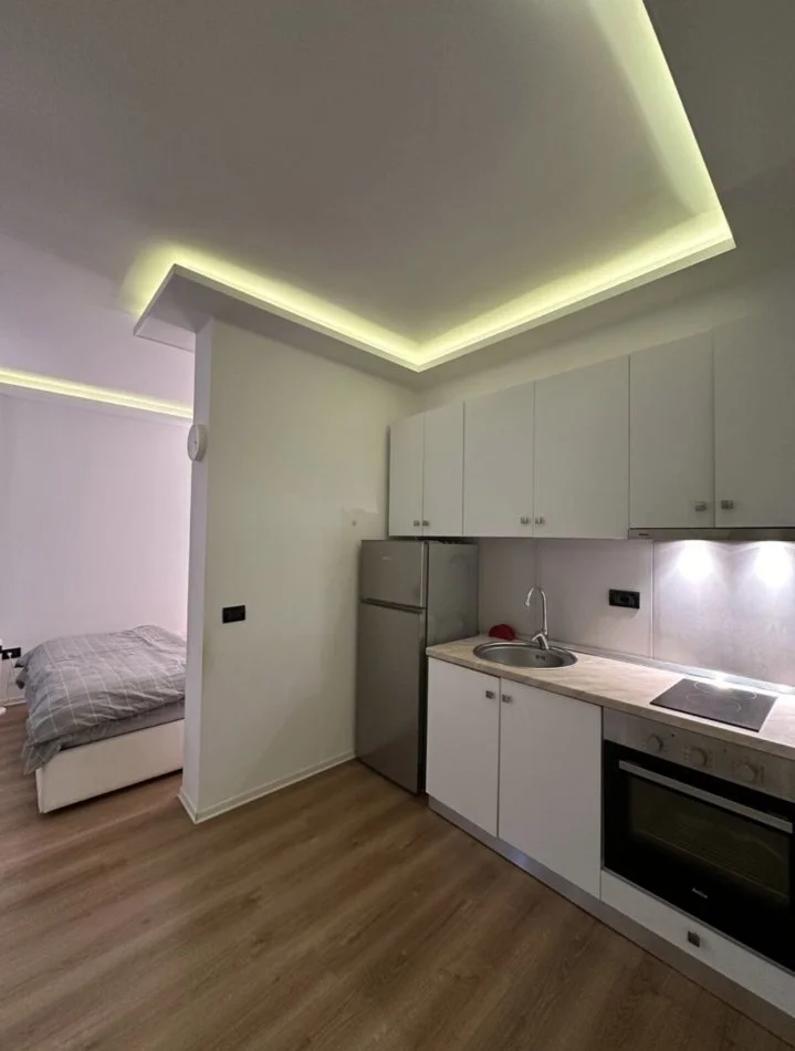 Durres, jepet me qera apartament 1+1+Aneks Kati 5, 68 m² 400 € (Durres)