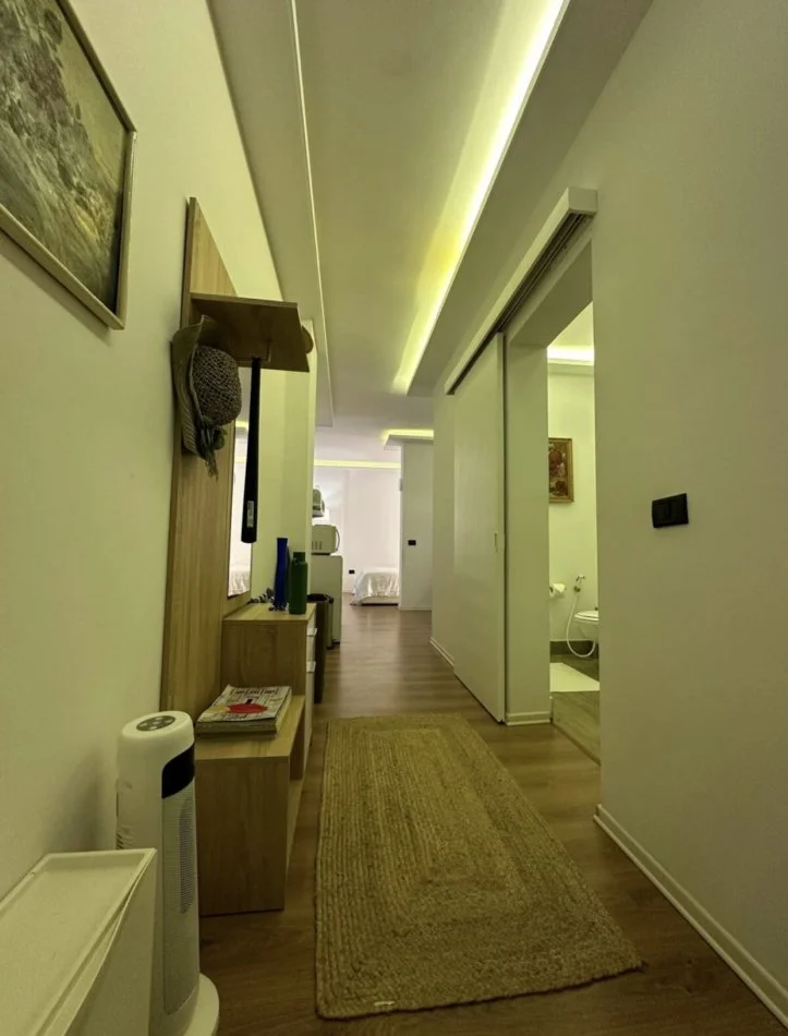 Durres, jepet me qera apartament 1+1+Aneks Kati 5, 68 m² 400 € (Durres)