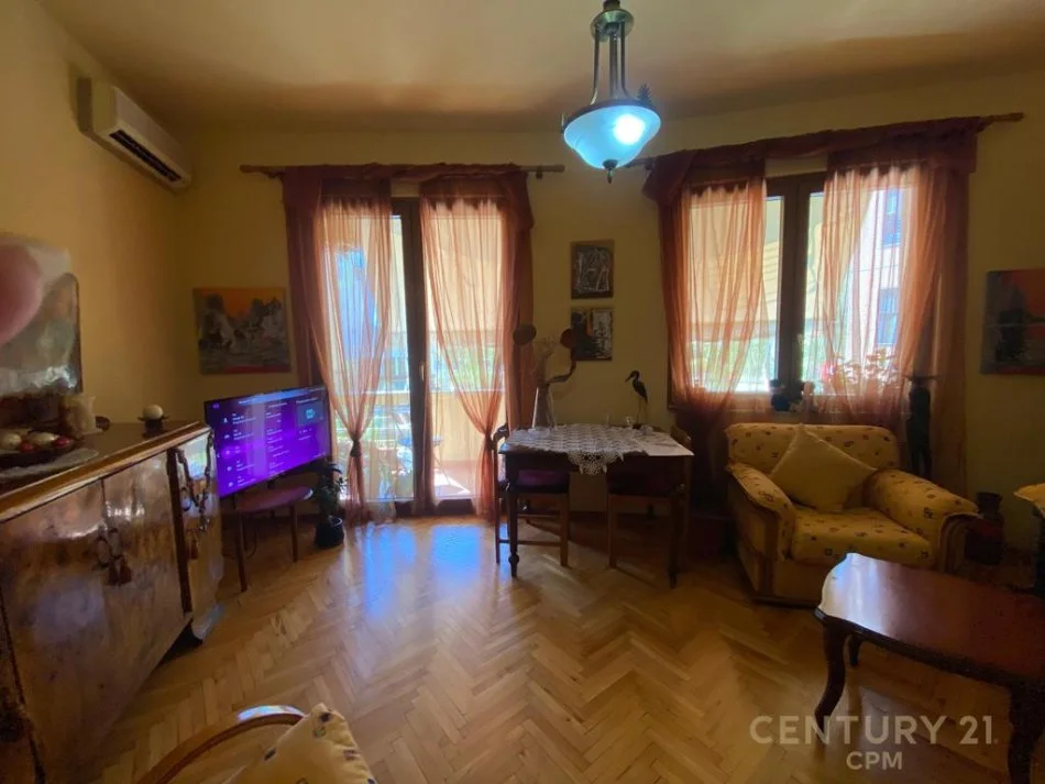 Tirane, jepet me qera apartament 2+1 Kati 3, 82 m² 750 € (Stadiumi Dinamo)