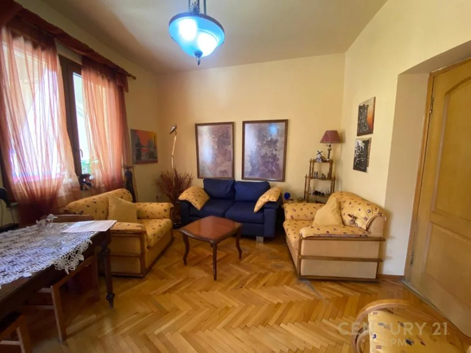 Tirane, jepet me qera apartament 2+1 Kati 3, 82 m² 750 € (Stadiumi Dinamo)