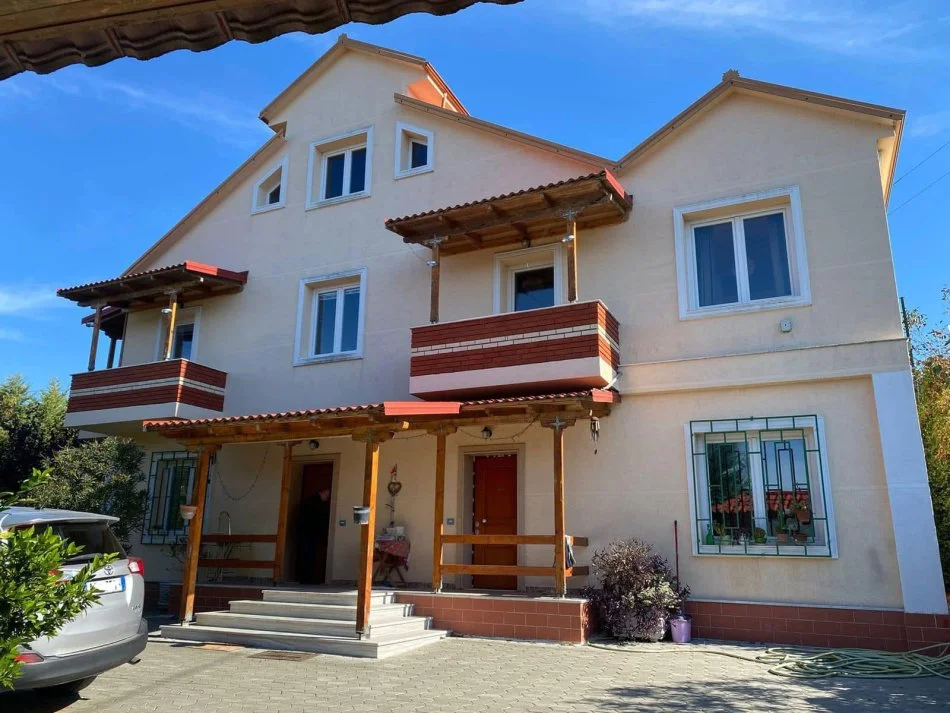 Tirane, shitet Vile 2 Katshe Kati 2, 198 m² (Peze, Tirane)