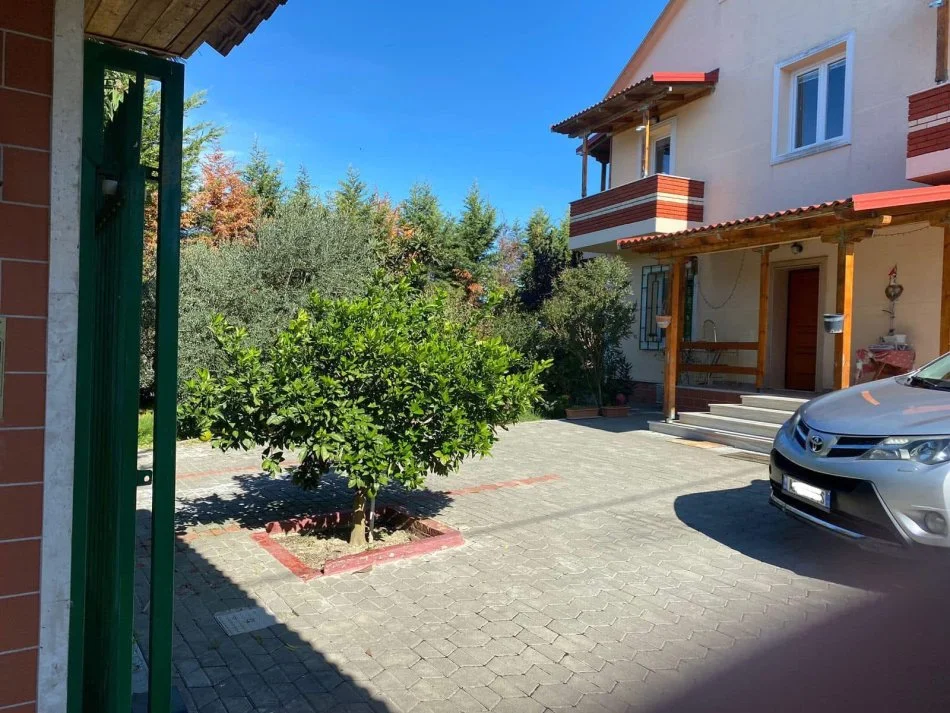 Tirane, shitet Vile 2 Katshe Kati 2, 198 m² (Peze, Tirane)