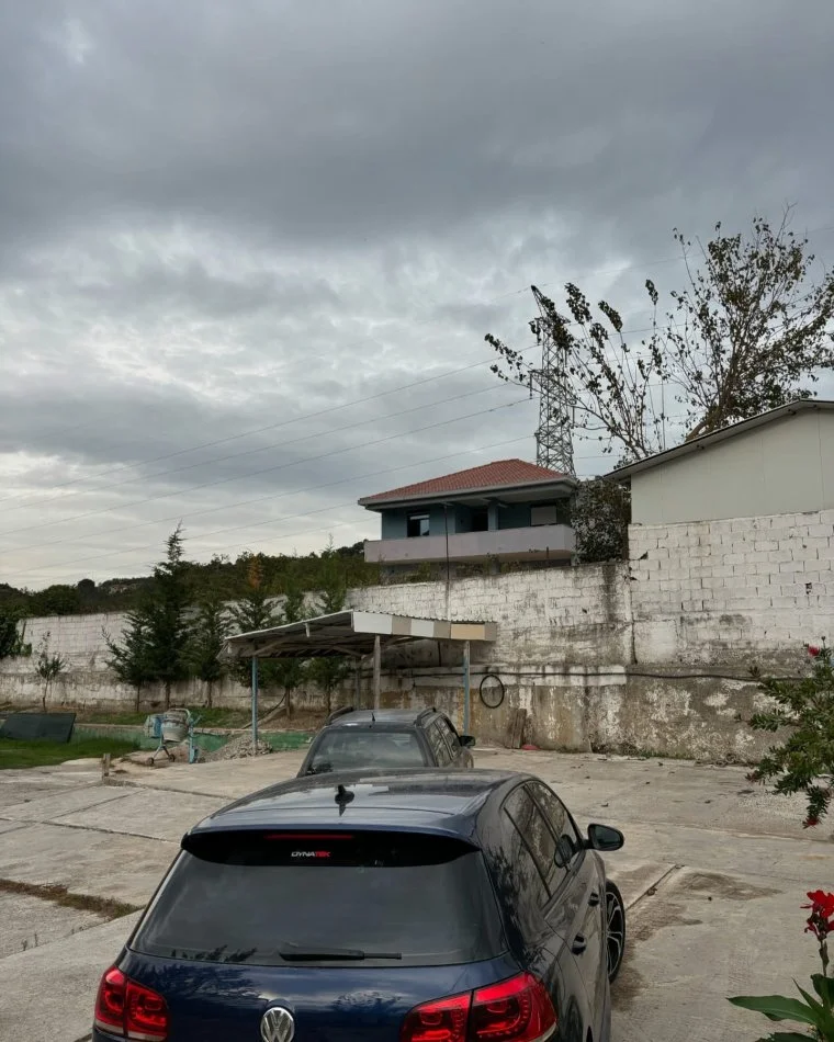 Tirane, jepet me qera shtepi 2+1 , 901 m² 800 € (Prush, Tirane)