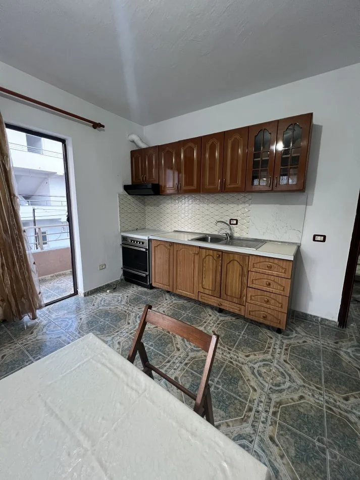 Durres, jepet me qera apartament 1+1+Ballkon Kati 2, 60 m² 200 € 