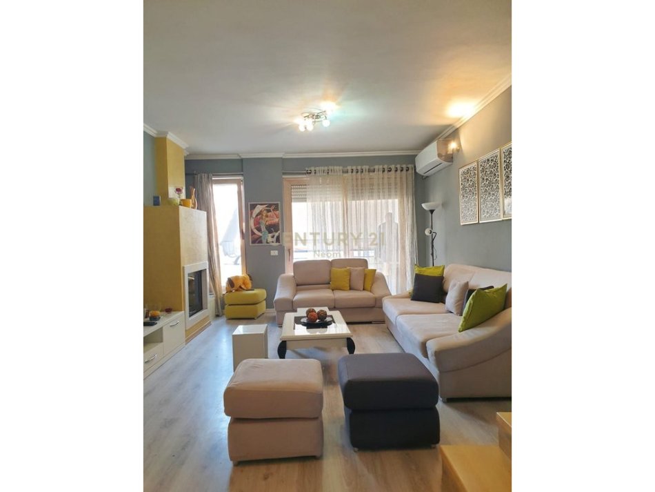 Tirane, jepet me qera apartament 2+1 Kati 2, 100 m² 550 € 