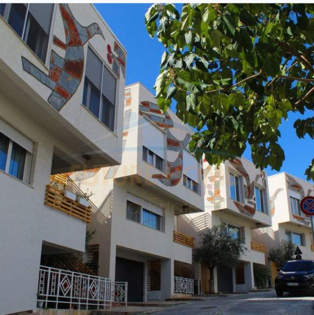 Tirane, shitet apartament 2+1 Kati 4, 124 m² 202.713 Euro (Kodra e Diellit 1)