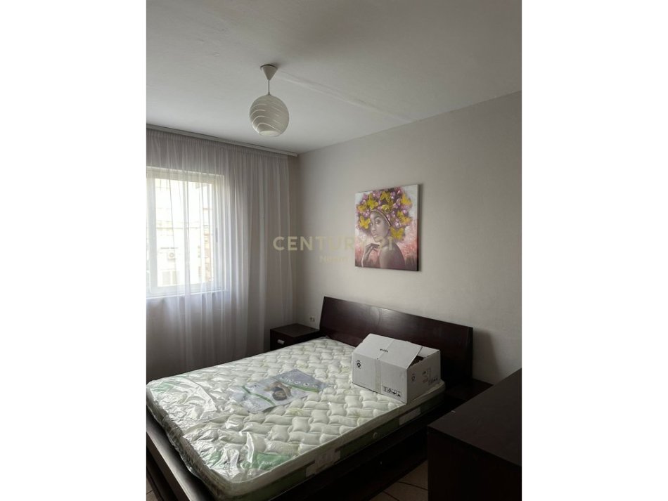 Tirane, jepet me qera apartament 1+1 Kati 5, 63 m² 399 € 