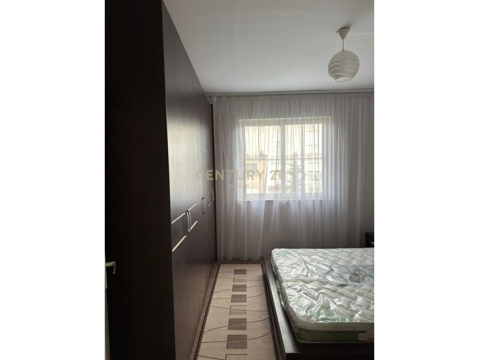 Tirane, jepet me qera apartament 1+1 Kati 5, 63 m² 399 € 