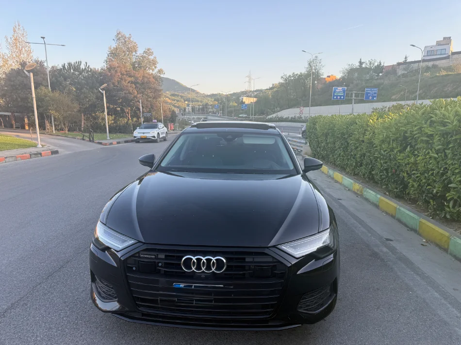 Tirane, shitet SUV Nafte, e zeze automatik Klima 156.000 km 29.000 €