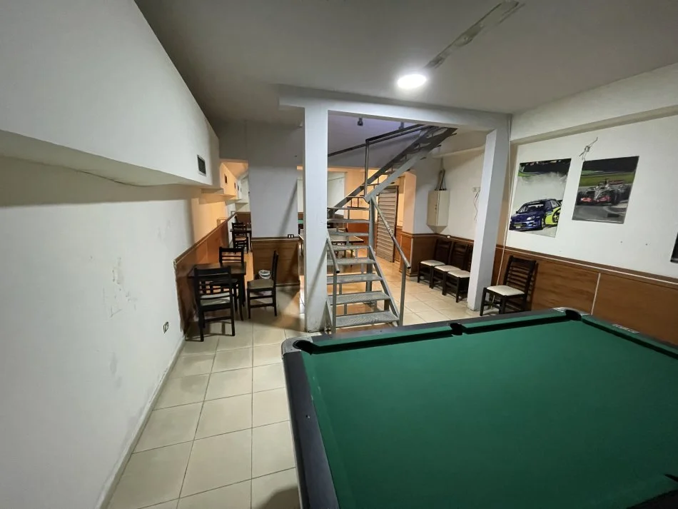 Tirane, shes magazine Kati -1, 86 m² 57.000 € (Kombinat)