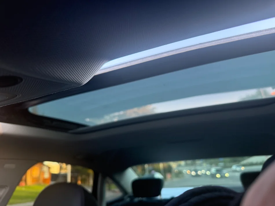 Tirane, shitet SUV Nafte, e zeze automatik Klima 156.000 km 29.000 €