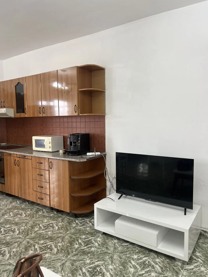 Tirane, jepet me qera apartament 2+1+Ballkon Kati 7, 90 m²500 € (Don Bosko)