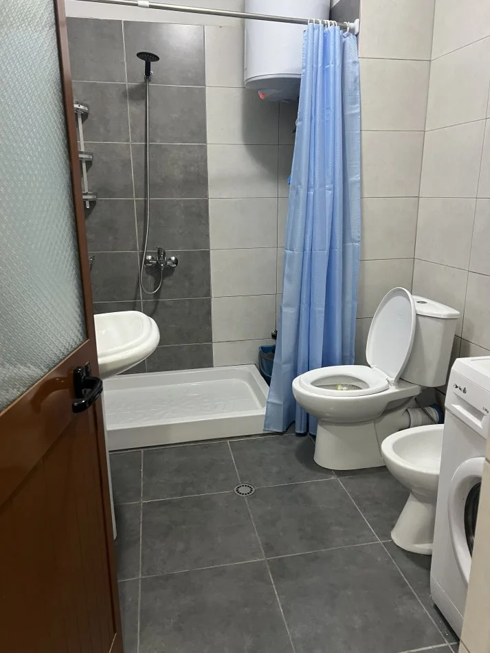 Tirane, jepet me qera apartament 2+1+Ballkon Kati 7, 90 m²500 € (Don Bosko)