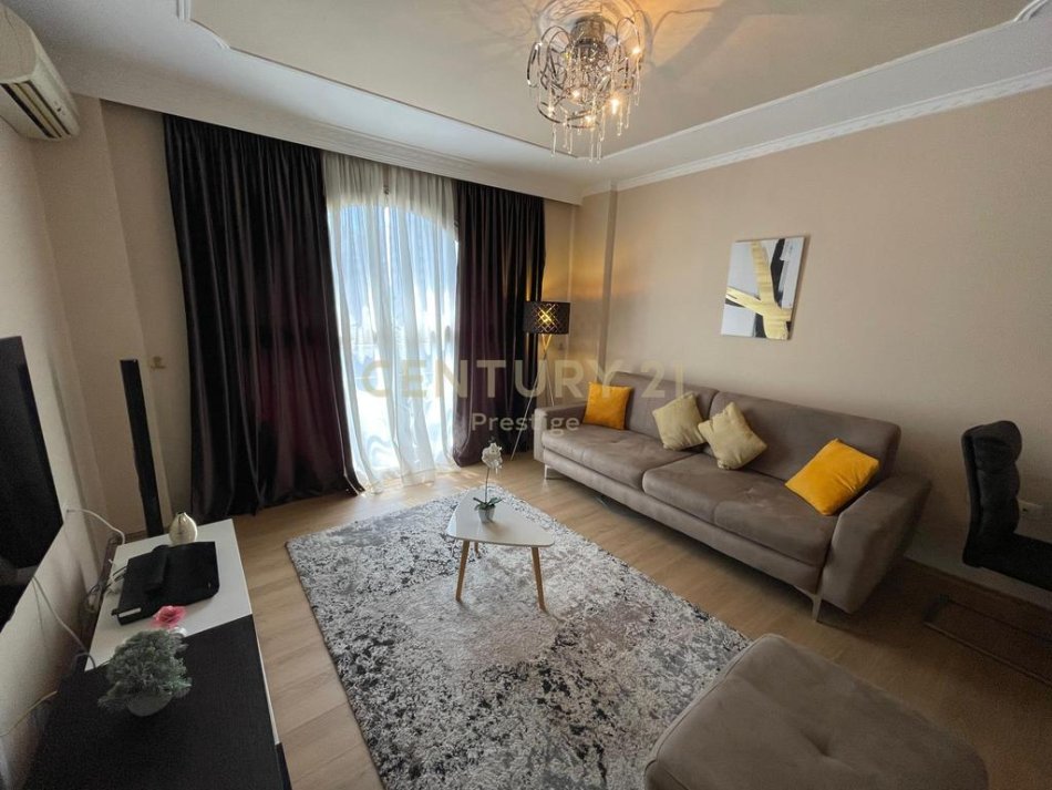 Tirane, jepet me qera apartament 1+1 Kati 7, 53 m² 650 € 