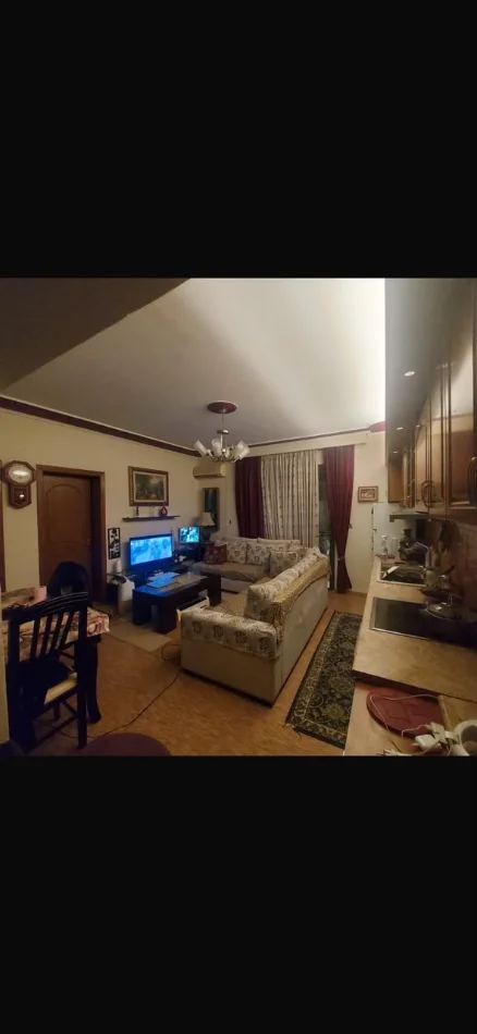 Tirane, jepet me qera Vile 2+1+Ballkon Kati 2, 85 m² 40.000 leke (riza tafili)