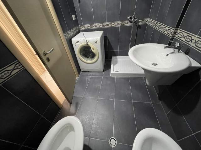 Durres, jepet me qera apartament 2+1+A+BLK Kati 3, 90 m² 300 Euro (Rruga pavarsia)