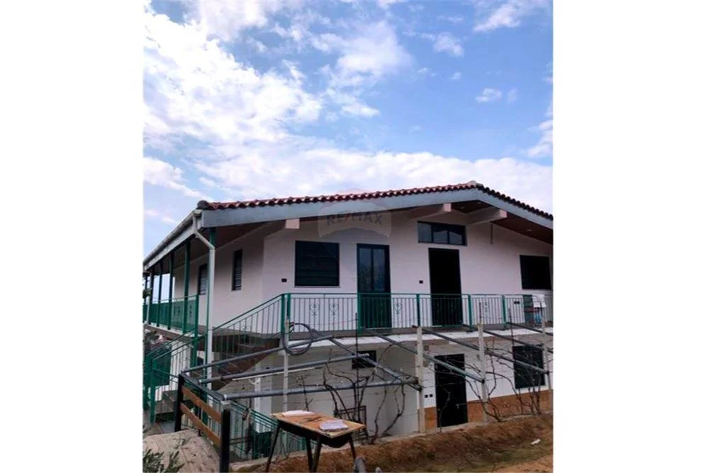 Shitet vile 3 kateshe ne Shkoze