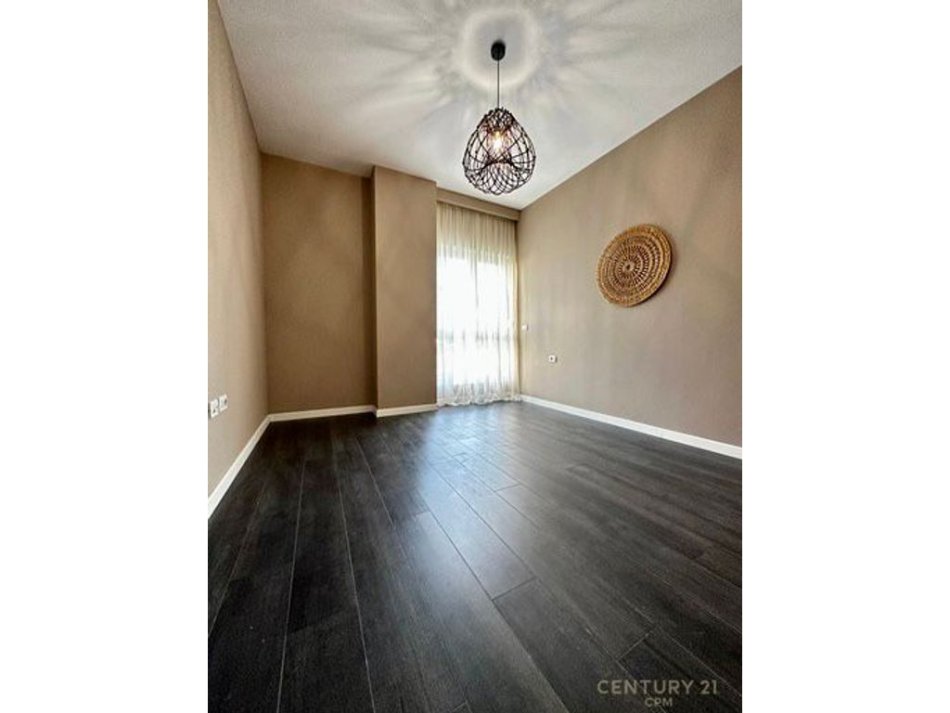 Tirane, shitet apartament 1+1 Kati 2, 64 m² 170.000 € (Rruga e Barrikadave)