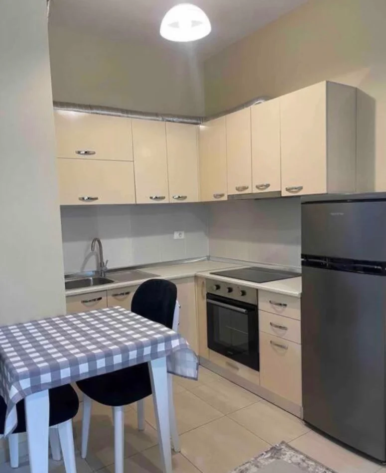 Tirane, jepet me qera apartament 1+1+Ballkon , 60 m² 70,000 Leke(Kompleksi Kika 2)