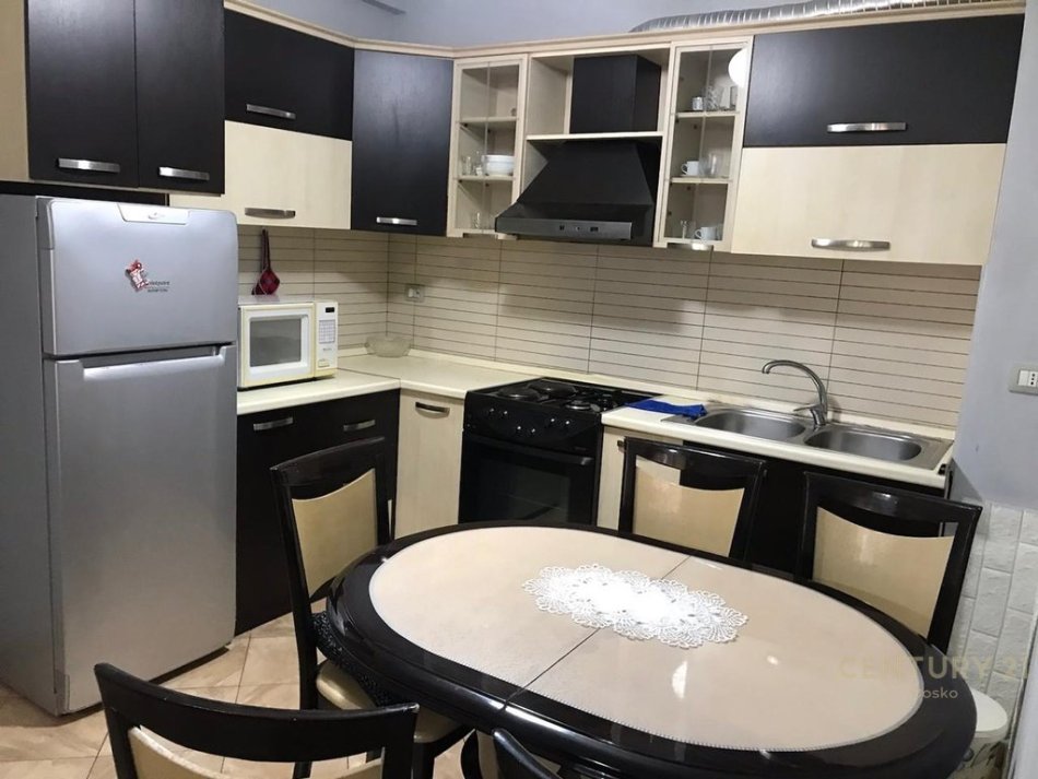 Tirane, jepet me qera apartament 2+1 Kati 4, 90 m² 500 € (Rruga e dibres)
