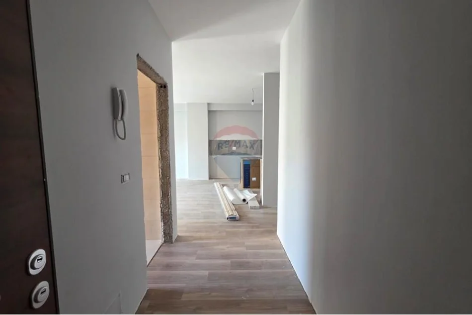 Tirane, shitet apartament 2+1 , 105 m² 207.000 € 