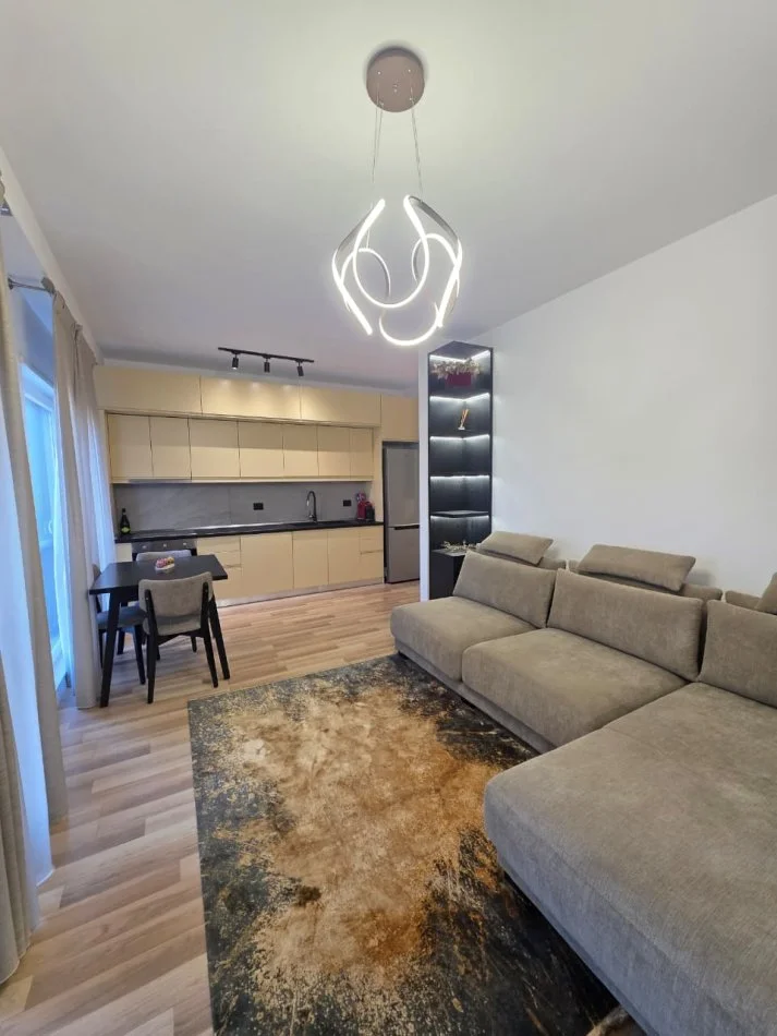 Tirane, jepet me qera apartament , 80 m² 850 € 