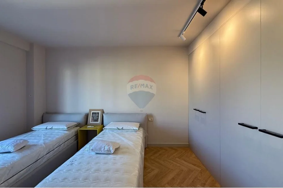 Tirane, shitet apartament 2+1 Kati 4, 107 m² 295.000 € (Ambasada Amerikane)