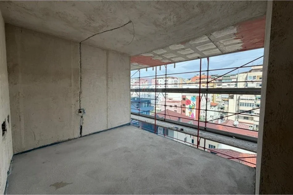 Tirane, shitet apartament duplex Dublex , 205 m² 445.000 € 