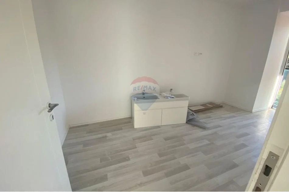 Shqiperi, shes apartament 2+1 , 145 m² 600.000 € 