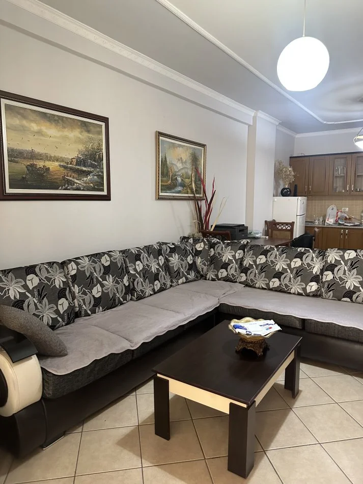 Tirane, jepet me qera apartament 2+1+Aneks+Ballkon Kati 3, 100 m² 450 € (Teodor Keko)