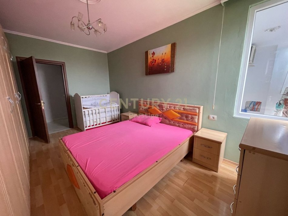 Tirane, jepet me qera apartament 2+1 Kati 3, 110 m² 470 € 