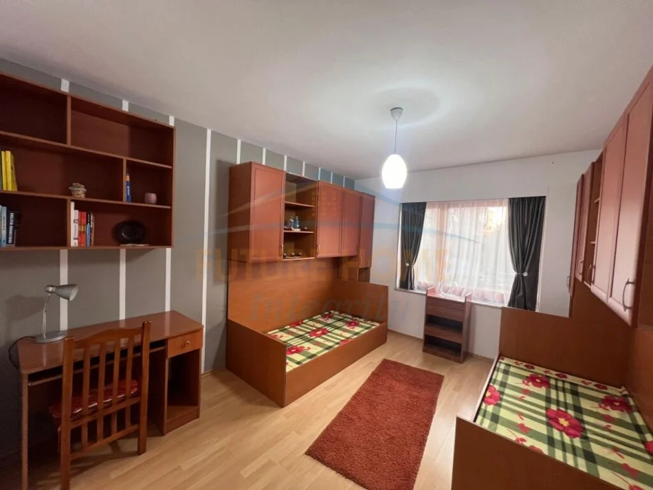 Tirane, shitet apartament 2+1+Ballkon Kati 3, 80 m² 120.000 € (Ali dem)