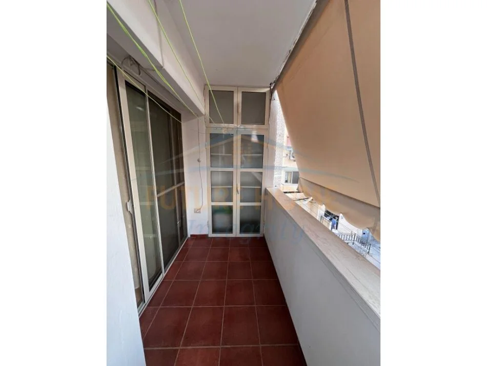 Tirane, shitet apartament 2+1+Ballkon Kati 3, 80 m² 120.000 € (Ali dem)