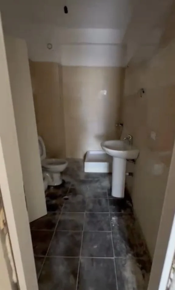 Tirane, jepet me qera apartament 2+1+Ballkon Kati 9, 35.000 € (Rruga Sokrat Miho)