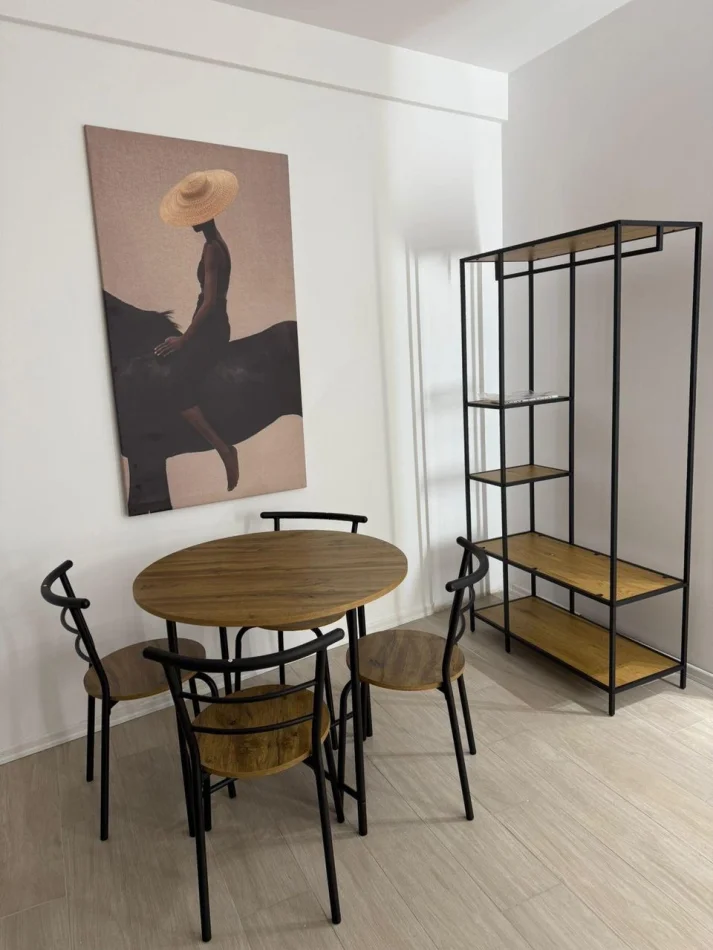 Tirane, jepet me qera apartament 1+1 Kati 6, 40 m² 400 € (Rruga 5 Maji)